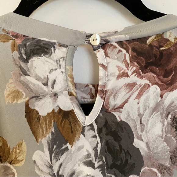 Grey flowered dress - Picture 5 of 7